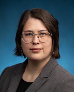 Julia Mantey headshot